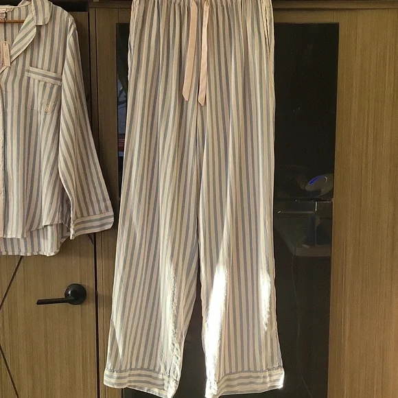 (NWT) (WILL BE GONE SOON)! "Modal/cotton,2 Piece Pajama set" - Picture 5 of 16